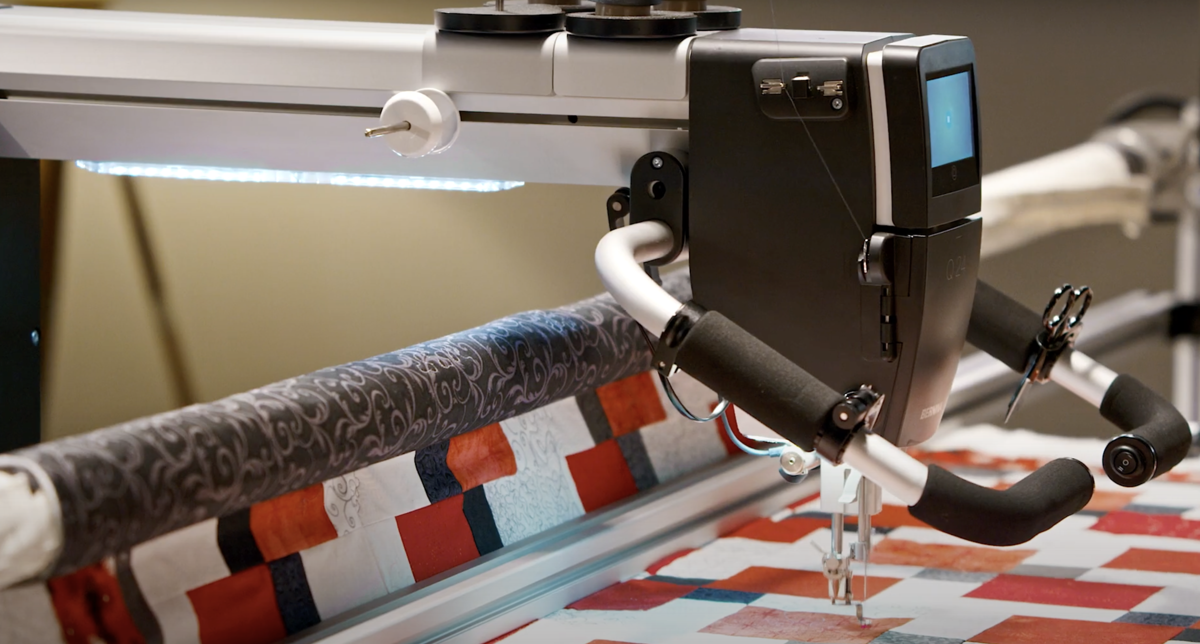 Bernina Q16 with Lift Table by Horn